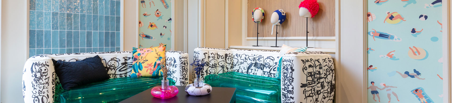 Salon dans local professionnel